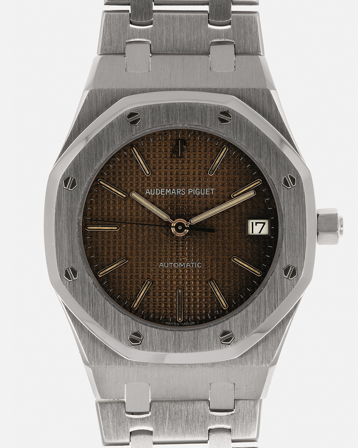 Brand: Audemars Piguet
Year: 1990s
Model: Royal Oak
Reference Number: 14790ST ‘First Series’
Serial Number: D-17XXX
Material: Stainless Steel
Movement: Audemars Piguet Cal. 2125, Self-Winding
Case Dimensions: 36mm x 8mm (Lug-to-Lug 46mm)
Bracelet: Audemars Piguet ‘First Series’ Integrated Stainless Steel Bracelet