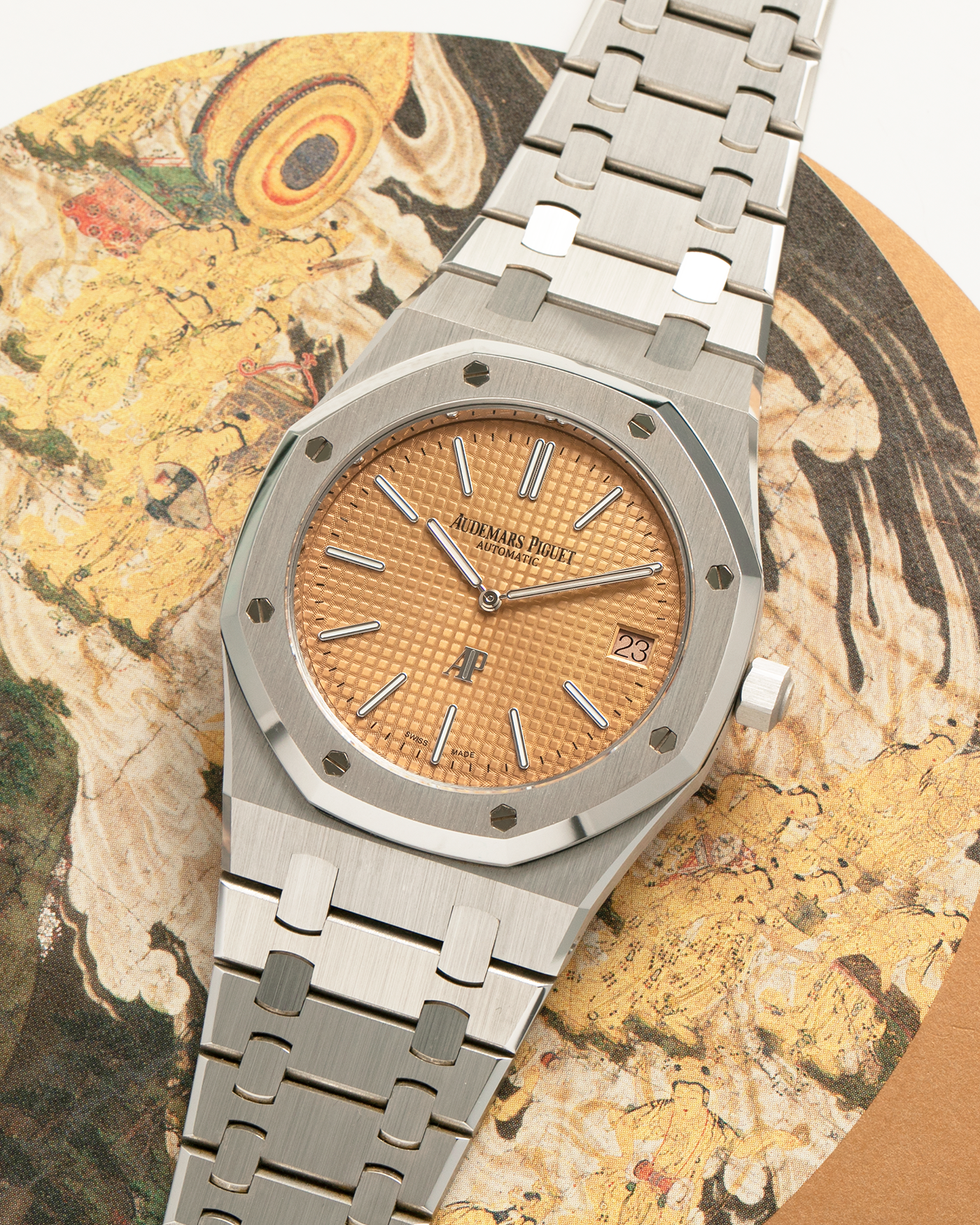 Brand: Audemars Piguet
Year: 2019
Model: Royal Oak
Reference Number: 15202BC.OO.1240BC.01
Material:18-carat White Gold
Movement: Audemars Piguet Cal. 2121 (JLC-derived), Self-Winding
Case Dimensions: 39mm x 8.1mm (48mm Lug-to-Lug)
Bracelet: Audemars Piguet 18-carat White Gold Integrated Bracelet with Signed Clasp