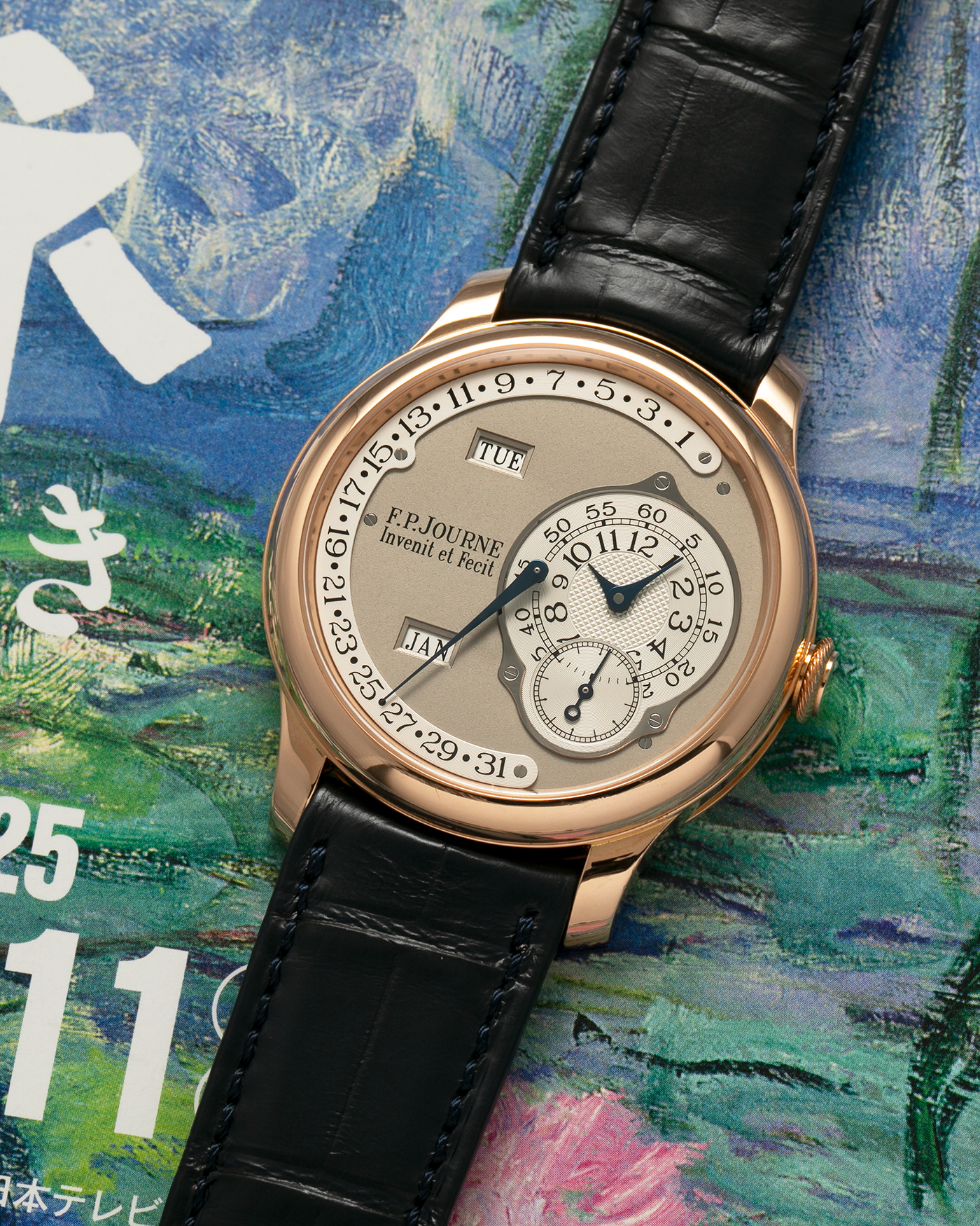 Brand: F.P. Journe
Year: 2006
Model: Octa Calendrier
Material: 18-carat Red Gold
Movement: F.P. Journe Cal. 1300-2, Self-Winding
Case Dimensions: 40mm x 10.6mm (Lug-to-Lug 48mm)
Lug Width: 20mm
Strap: F.P. Journe Dark Navy Blue Alligator Leather Strap and Signed 18-carat Red Gold Tang Buckle