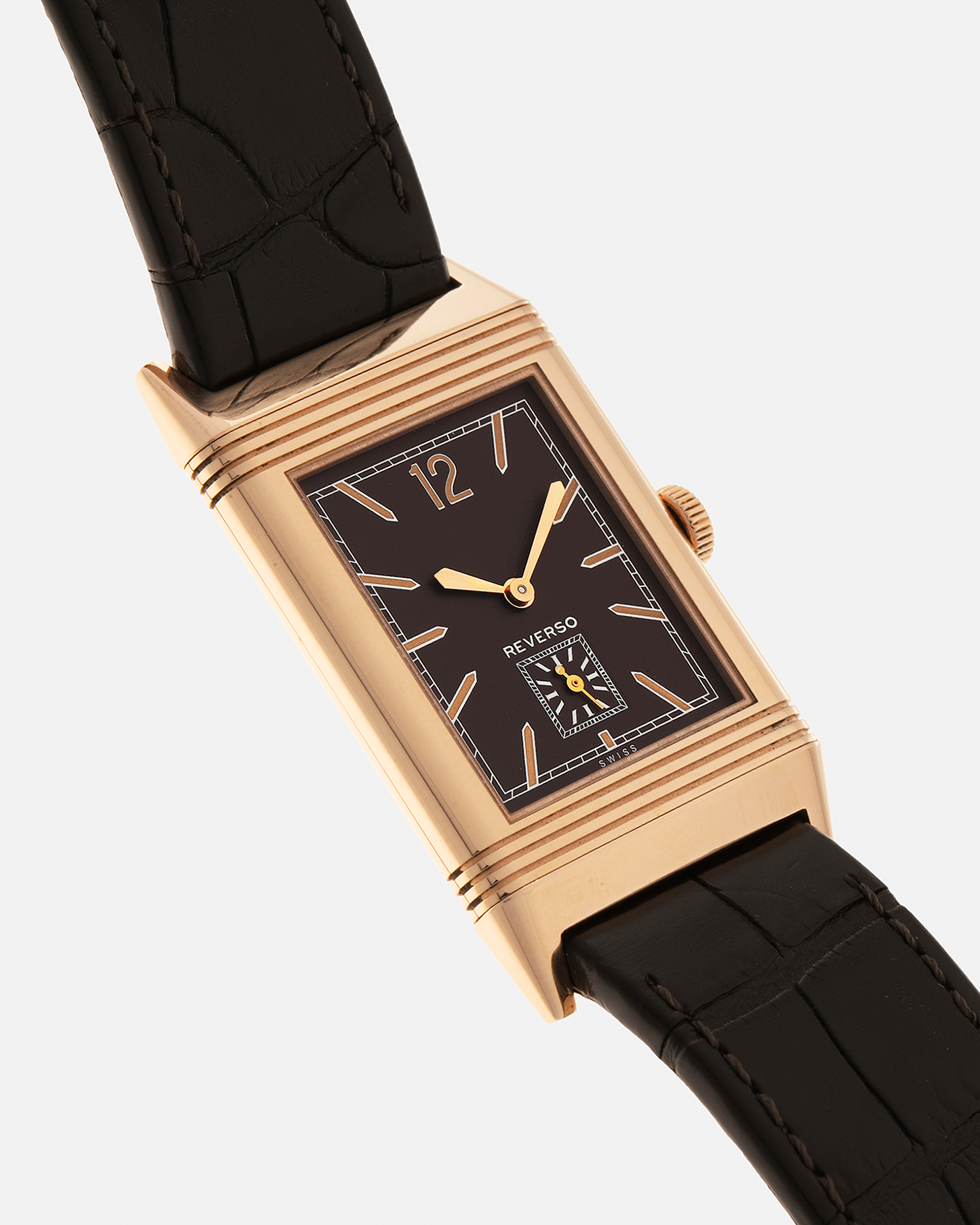 Brand: Jaeger LeCoultre
Year: 2020
Model: Q2782560, Grande Reverso Ultra Thin 1931 ‘Chocolate’
Reference Number: 277.2.22
Material: 18-carat Rose Gold
Movement: Jaeger LeCoultre Cal. 822/2, Manual-Winding
Case Diameter:  46.8mm (Including Lugs) x 27.4mm x 7.3mm
Lug Width: 20mm
Strap: Jaeger LeCoultre Dark Brown Alligator Leather Strap with Signed 18-carat Rose Gold Tang Buckle