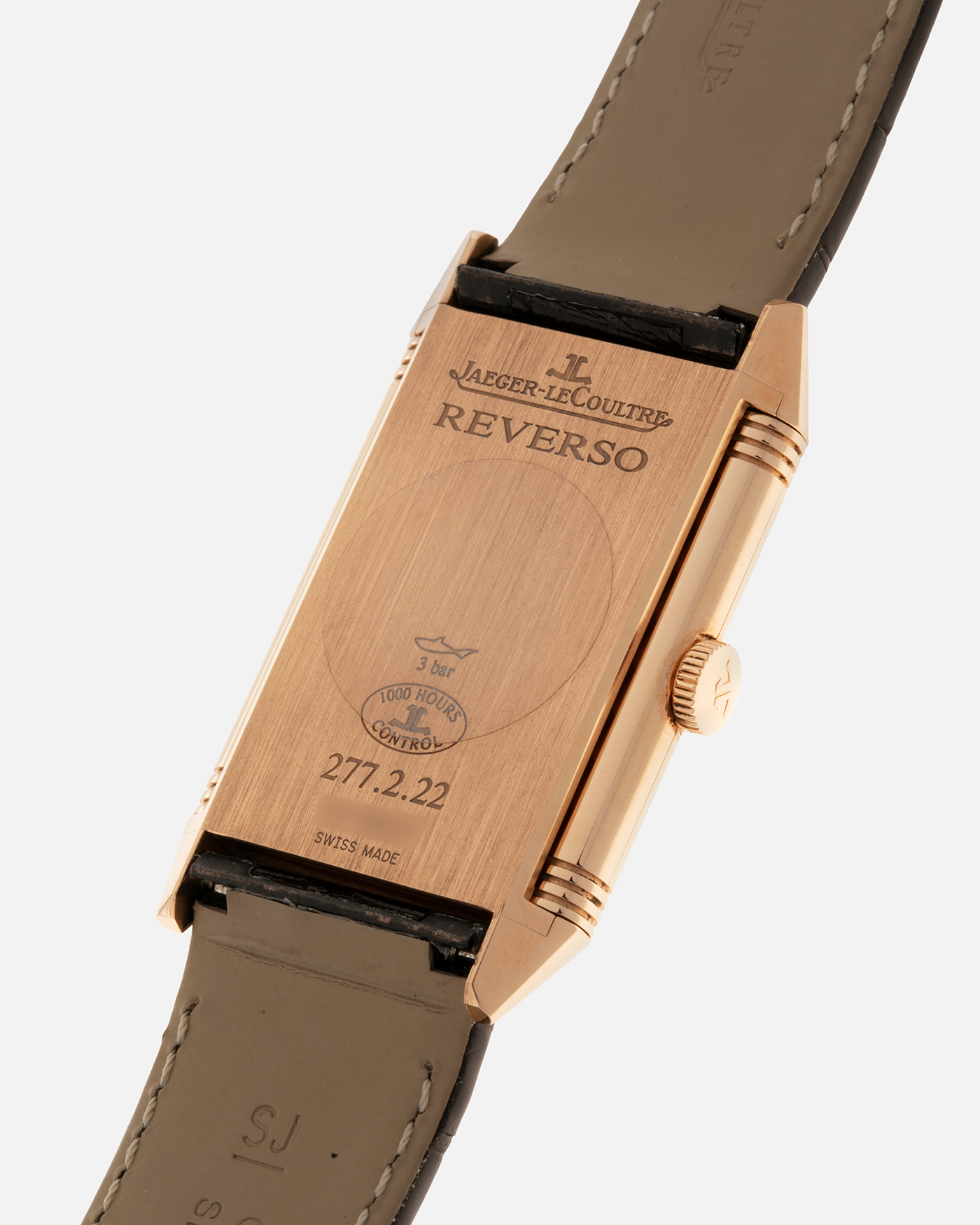 Brand: Jaeger LeCoultre
Year: 2020
Model: Q2782560, Grande Reverso Ultra Thin 1931 ‘Chocolate’
Reference Number: 277.2.22
Material: 18-carat Rose Gold
Movement: Jaeger LeCoultre Cal. 822/2, Manual-Winding
Case Diameter:  46.8mm (Including Lugs) x 27.4mm x 7.3mm
Lug Width: 20mm
Strap: Jaeger LeCoultre Dark Brown Alligator Leather Strap with Signed 18-carat Rose Gold Tang Buckle