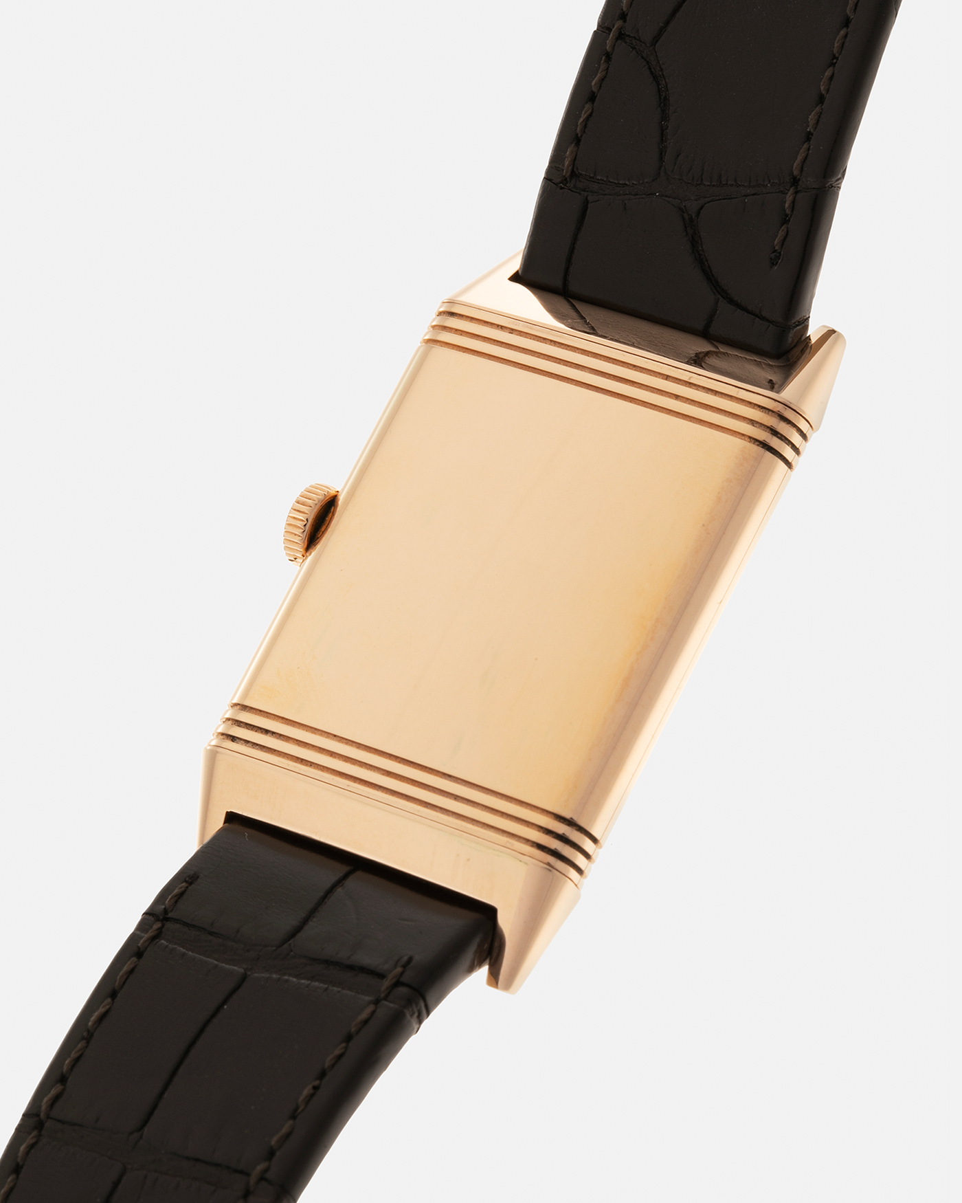 Brand: Jaeger LeCoultre
Year: 2020
Model: Q2782560, Grande Reverso Ultra Thin 1931 ‘Chocolate’
Reference Number: 277.2.22
Material: 18-carat Rose Gold
Movement: Jaeger LeCoultre Cal. 822/2, Manual-Winding
Case Diameter:  46.8mm (Including Lugs) x 27.4mm x 7.3mm
Lug Width: 20mm
Strap: Jaeger LeCoultre Dark Brown Alligator Leather Strap with Signed 18-carat Rose Gold Tang Buckle