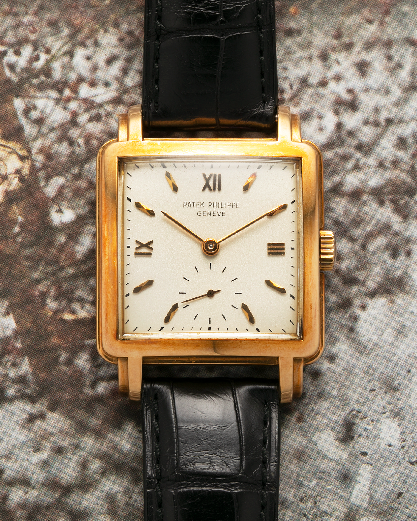 Brand: Patek Philippe
Year: 1950s
Reference: 2436
Material: 18-carat Yellow Gold
Movement: Patek Philippe Cal. 10-200, Manual-Winding
Case Diameter: 30.5mm x 10mm (Lug-to-Lug 40.5mm)
Lug Width: 18mm
Strap: Dark Brown Alligator Leather Strap with ‘PPC’ Signed 18-carat Yellow Gold Tang Buckle