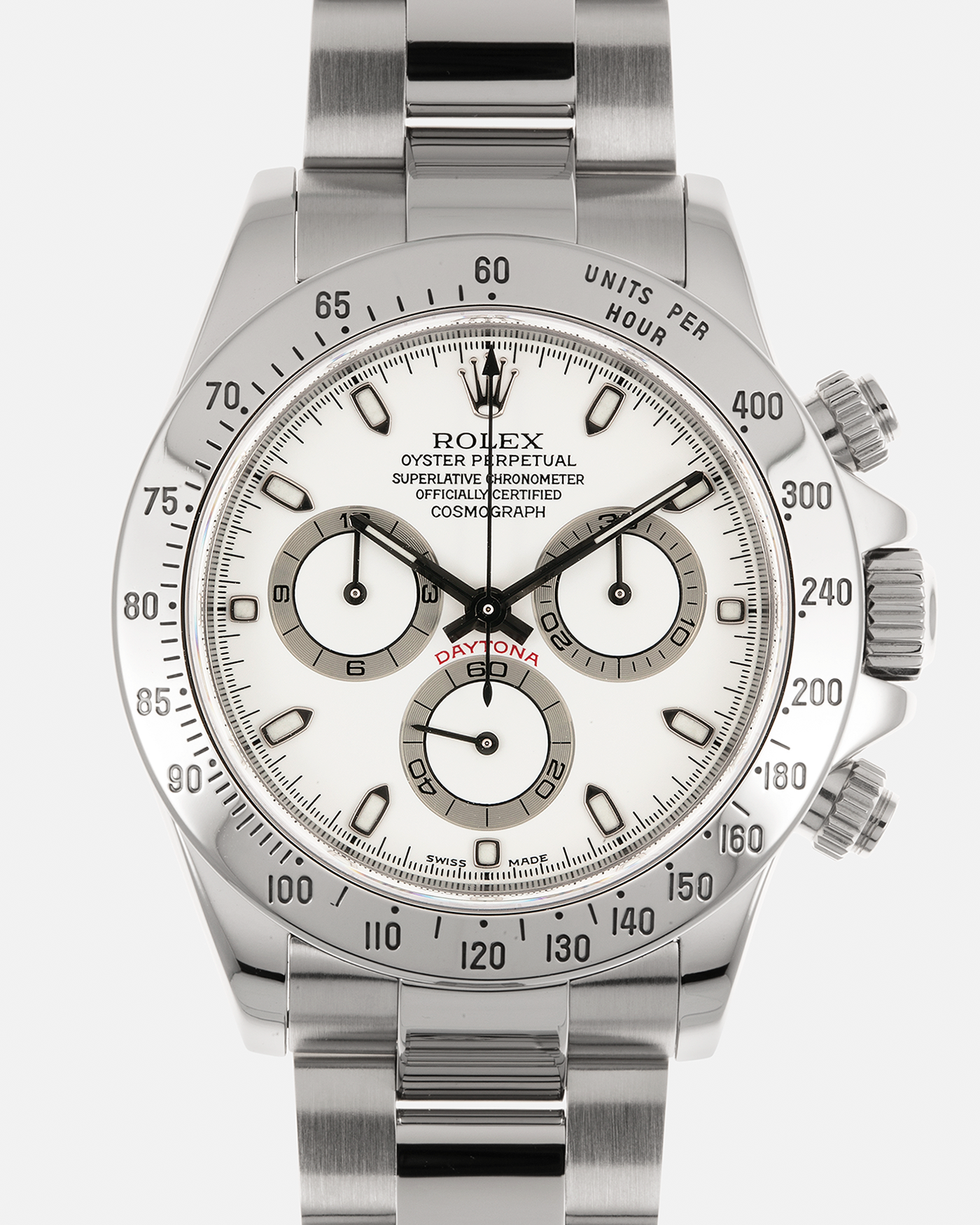 Brand: Rolex Year: 2000 Model: Cosmograph Daytona Reference: 116520 Serial Number: P414XXX Material: Stainless Steel Movement: Rolex Cal. 4130, Self-Winding Case Diameter: 40mm Lug Width: 20mm Bracelet: Rolex Oyster ‘DE2 78490’ Bracelet in Stainless Steel