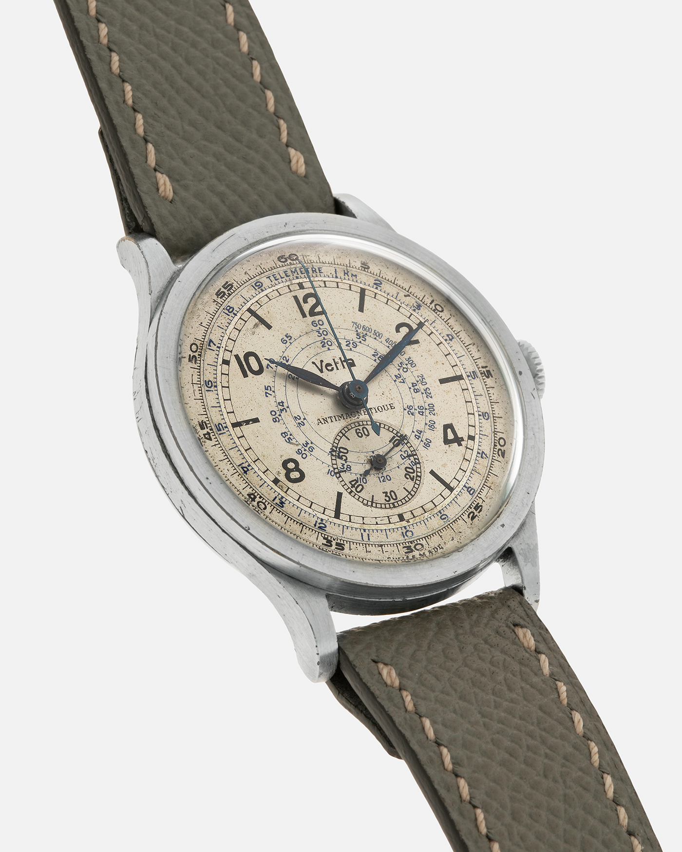 Brand: Vetta
Model: Monopusher Chronograph
Year: 1930s
Material: Nickel Chrome
Movement: Venus Cal. 75, Manual-Winding
Case Diameter: 37mm x 12.5mm (Lug-to-Lug 43.5mm)
Lug Width: 19mm
Strap: Unnamed Generic Grey Leather Strap