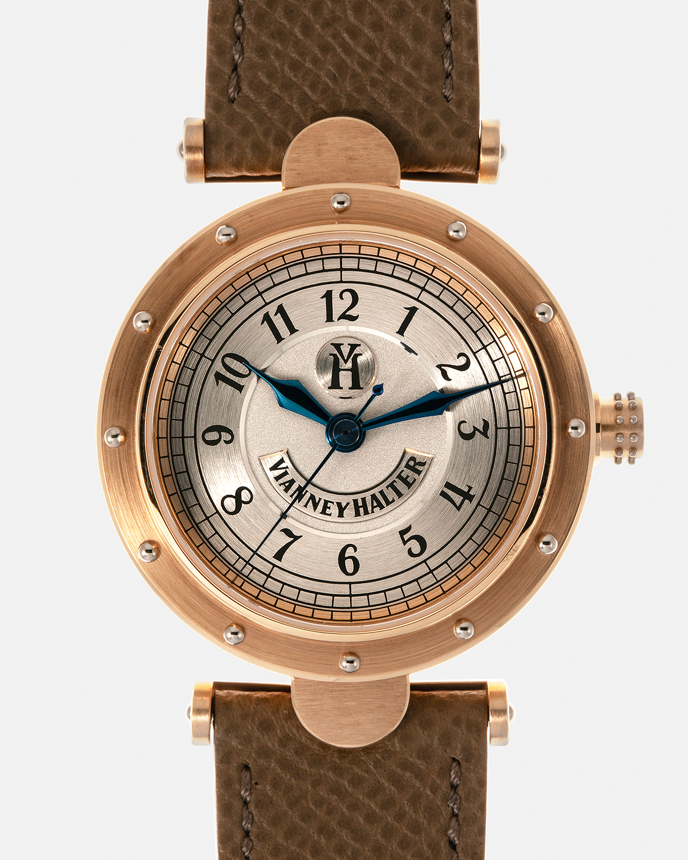 Brand: Vianney Halter
Year: 2000’s
Model: Classic
Material: 18-carat Rose Gold
Movement: Modified Lemania Cal. 8810 with Mystery ‘Sapphire’ Motor, Self-Winding
Case Dimensions: 36mm x 45.6mm (Lug-to-Lug 9.7mm)
Lug Width: 20mm
Strap: Vianney Halter Black Alligator with matching Rose Gold Buckle