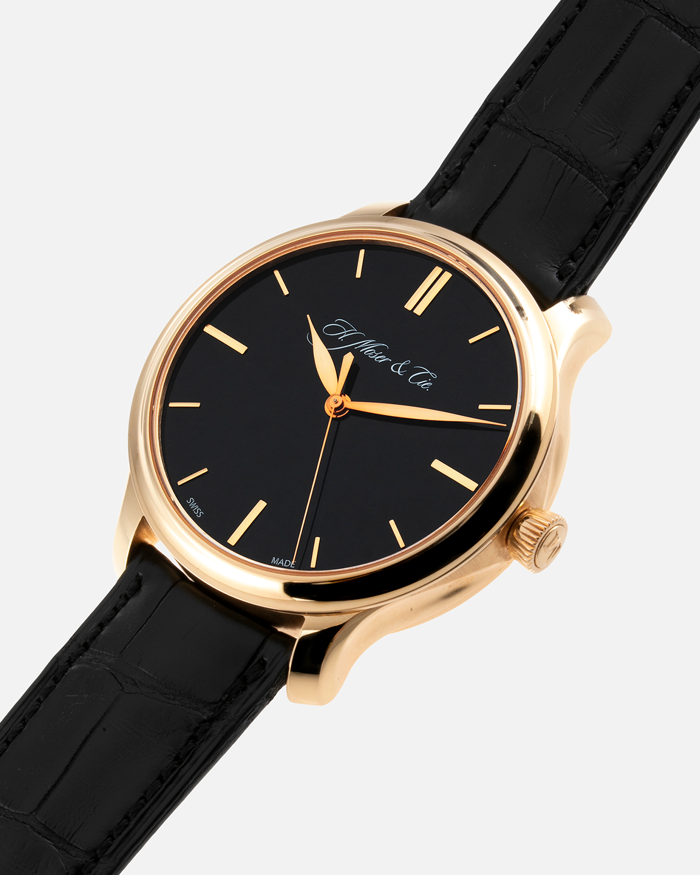 Brand: H. Moser & Cie Year: 2010's Model: Endeavour Monard Central Seconds Reference Number: 343.505-017 Material: 18k Rose Gold Movement: Manually wound Caliber HMC 343.505 Case Diameter: 40.8mm Bracelet/Strap: H. Moser & Cie Black Alligator Leather Strap with matching 18-carat Rose Gold Signed Tang Buckle